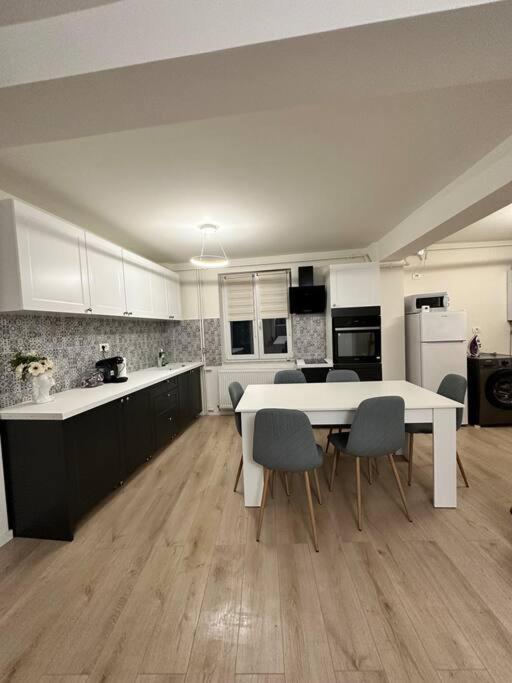 Ultracentral Luxury Apartament Timişoara Eksteriør bilde